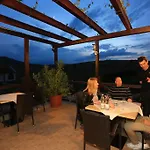 Tiffan's Pinceszet Es Panzio 3* Villány