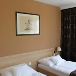 Tiffan's Pinceszet Es Panzio 3*