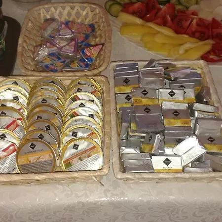 Tiffan's Pinceszet Es Panzio Pensiune 4*