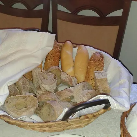 Pensiune Tiffan's Pinceszet Es Panzio