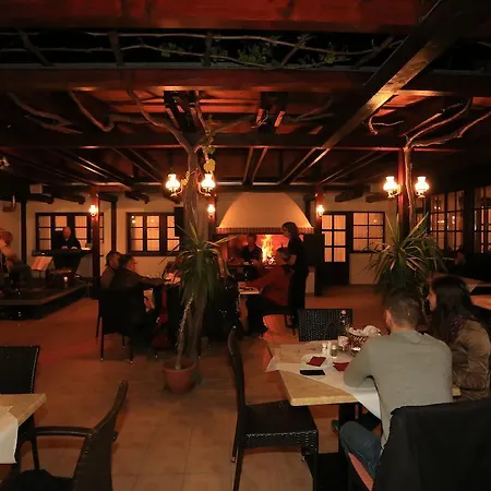 Tiffán's Pincészet és Panzió